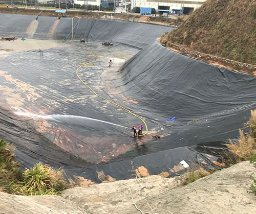 青白江废水池清理